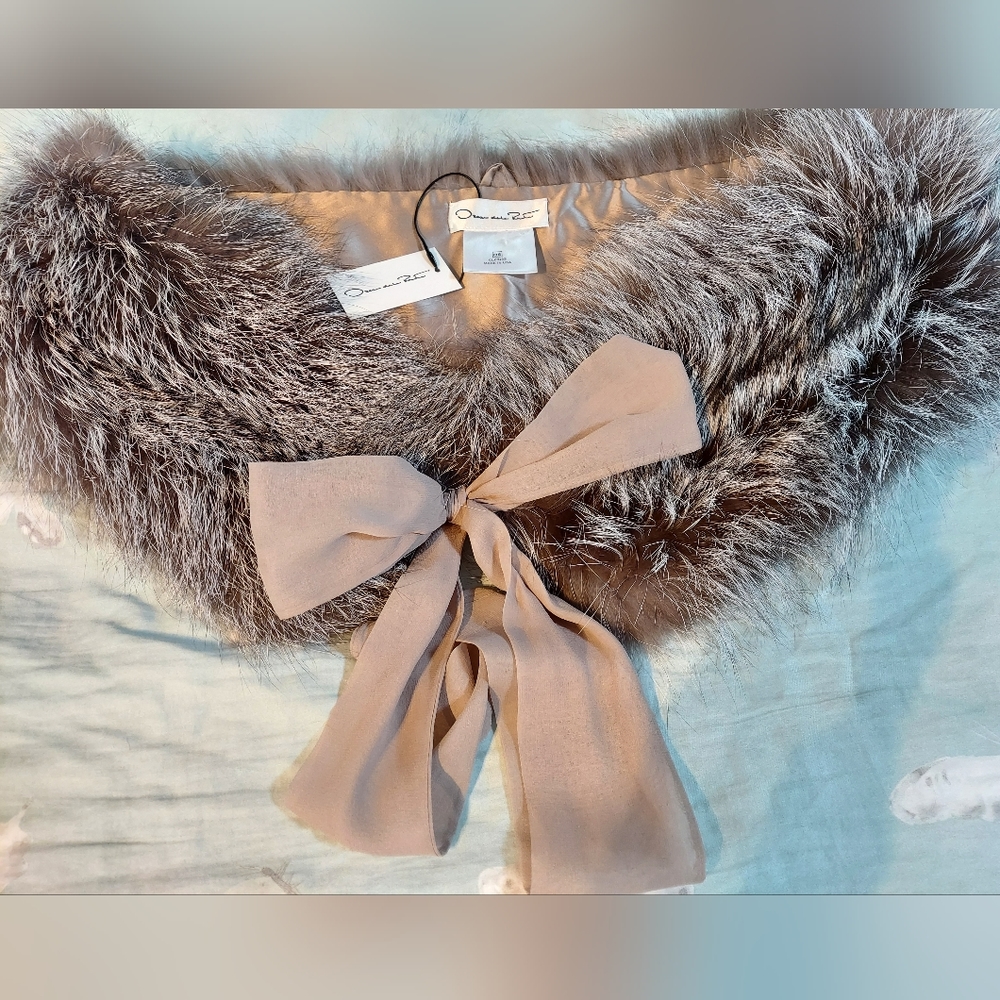 $4,000 OSCAR DE LA RENTA GENUINE SILVER FOX FUR RUNWAY BOLERO CAPE US S to XL